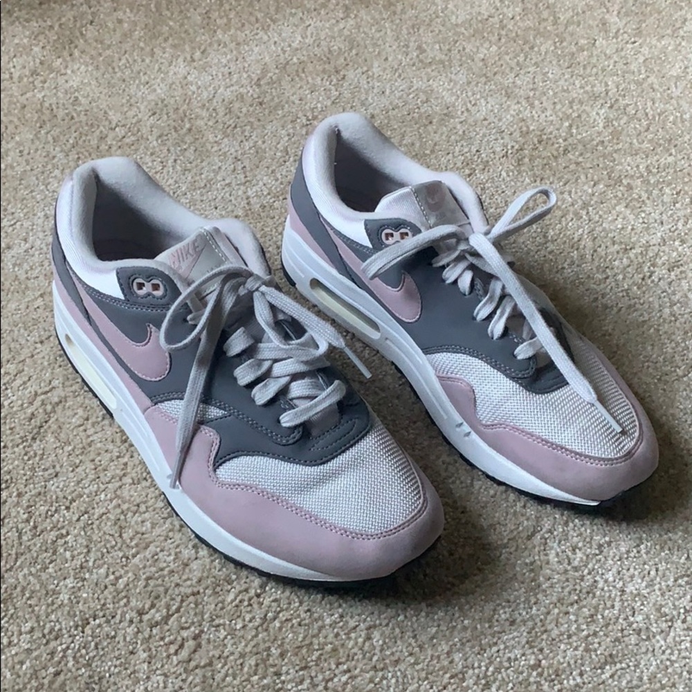 Women’s Nike Sneakers